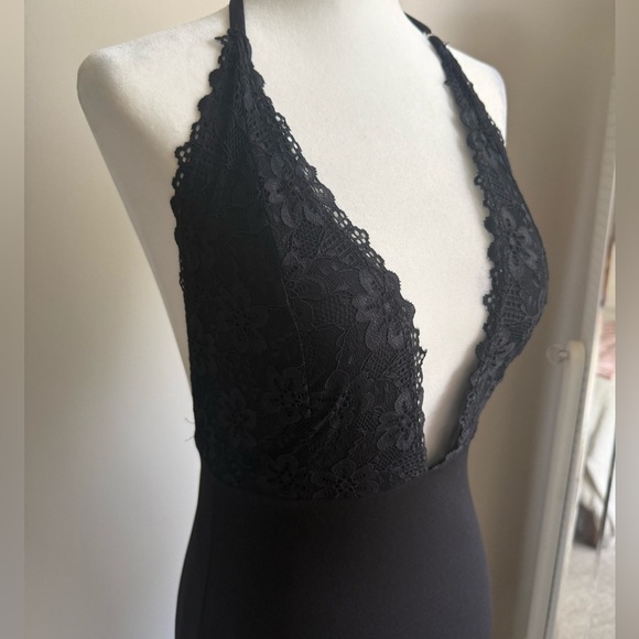 Lulu's Black Plunge Neck Sleeveless Gown - Picture 3 of 9